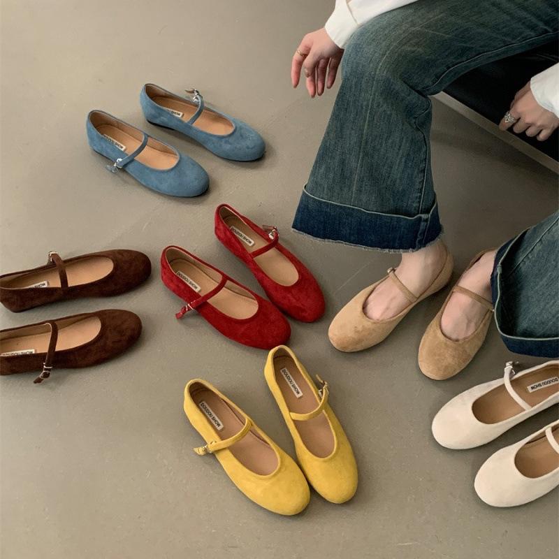 Retro Grandma Shoes Girl Autumn 2025 New Gentle Fairy Wind Round Head Shallow Mouth Soft Sole Mary Jane Shoes