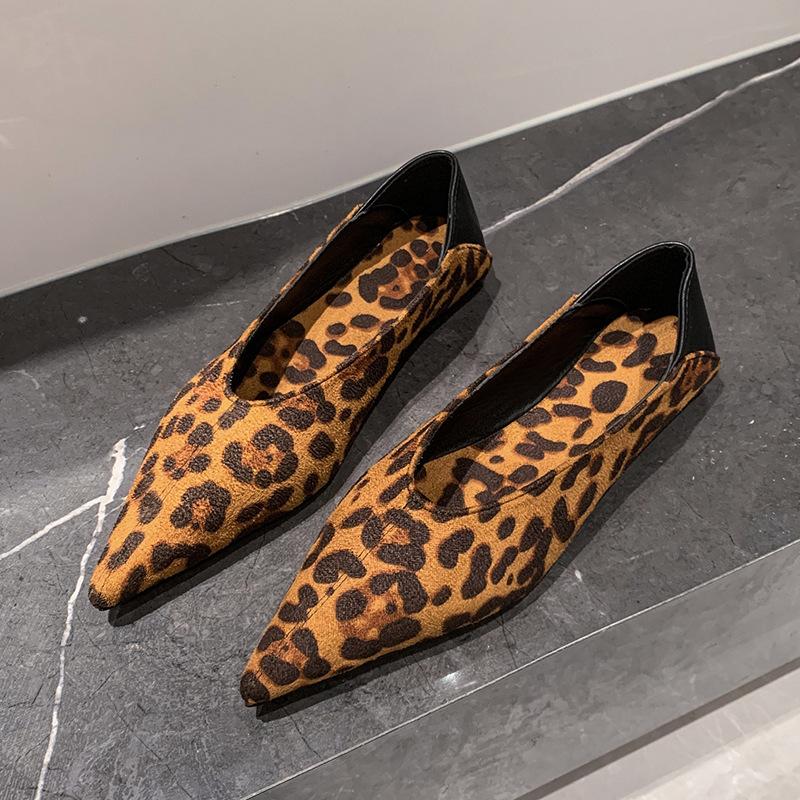 Leopard Print Retro Pointed Single Shoes Women's Shoes Spring and Autumn 2025 New Summer Temperament Versatile Flat-bottomed Commuting Ladyshoes