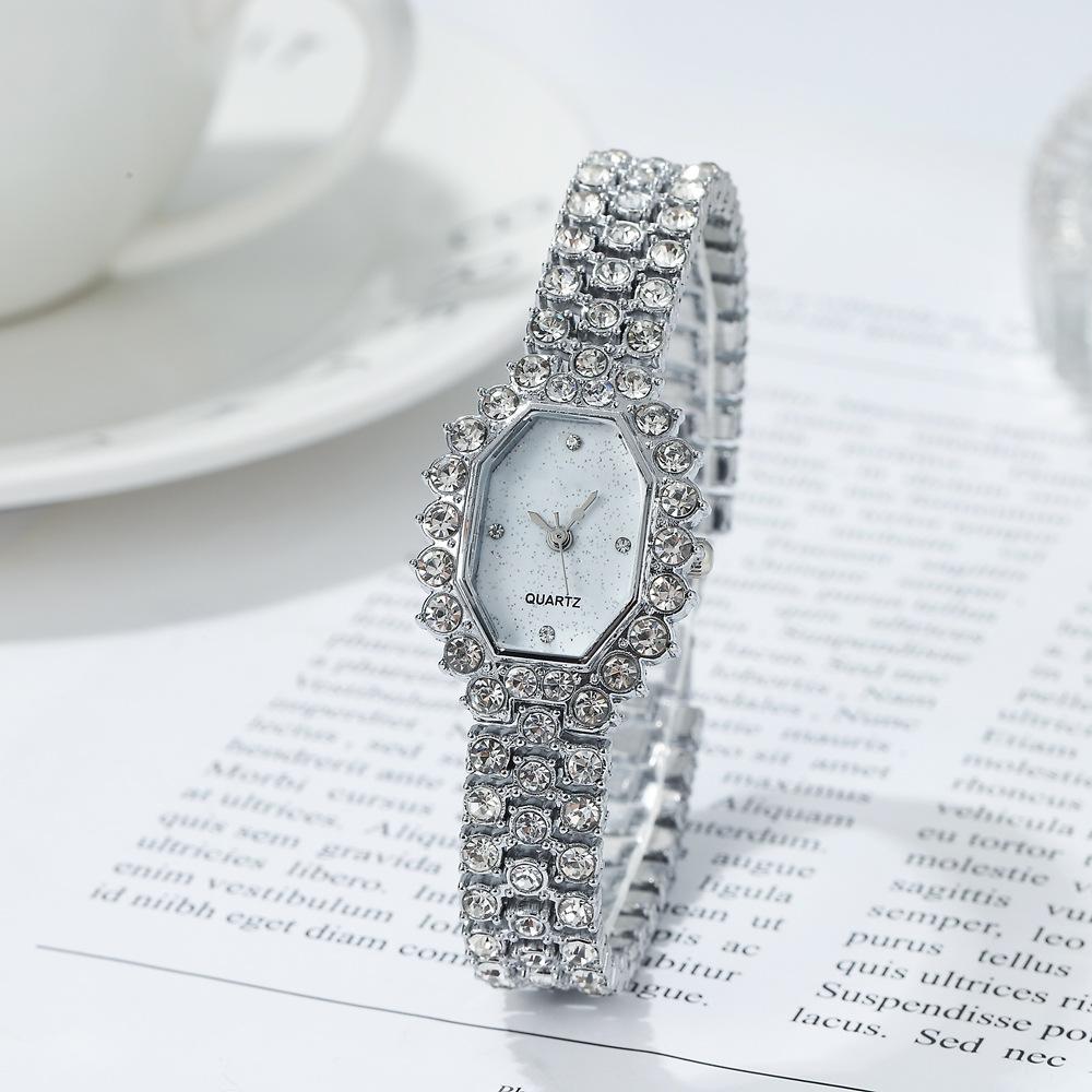 New Style Steel Band Bracelet Simple Casual Jewelry Ladies Watch Personality Oval Diamond Alloy Watch Ladies