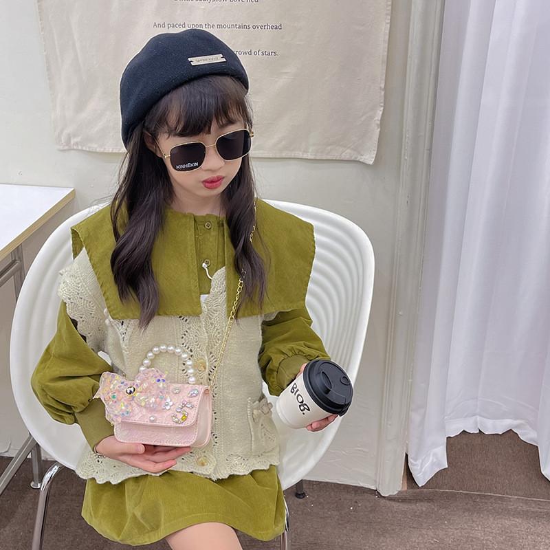 Entzückende Mini-Prinzessin-Tasche mit Schleife für Kinder mit schickem Perlendetail und stilvoller Kette