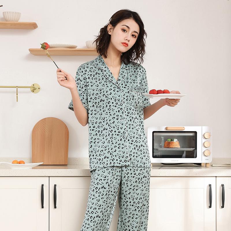 Yaoting leopard print satin chiffon pajamas women's spring and autumn short-sleeved trousers silk printed loungewear outer wear 1991