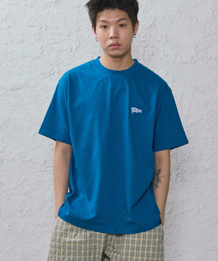 CAMEL WORK Flag Logo Short Sleeve T-Shirt (Blue Green)