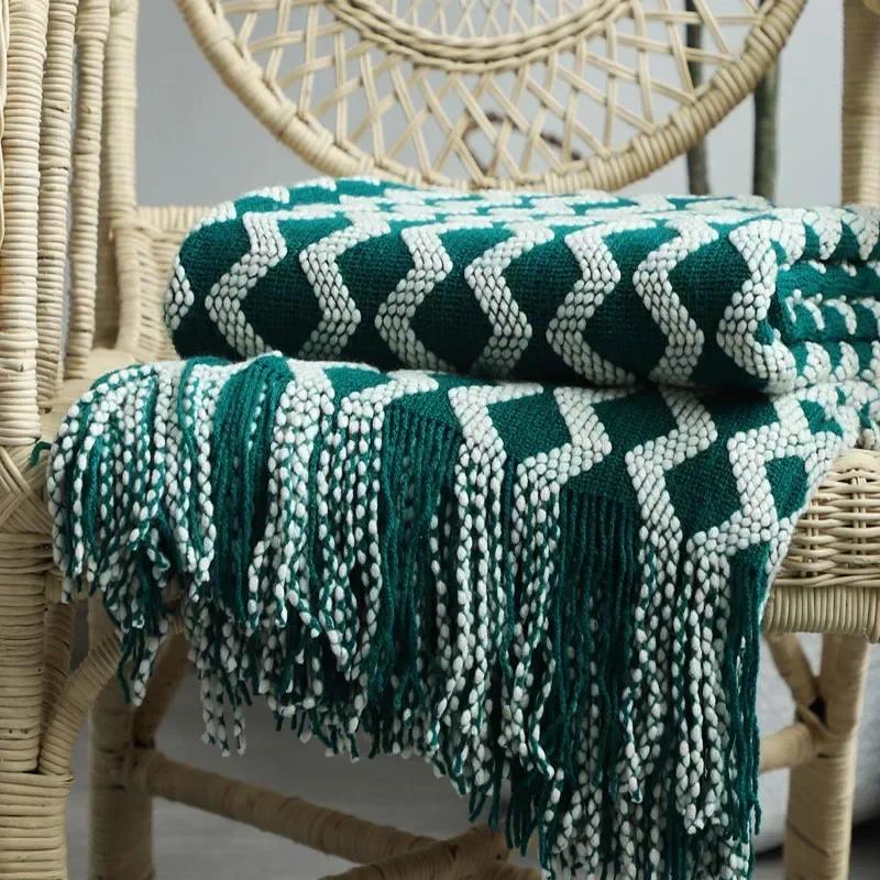 

1PC Battilo Solid Knitted Throw Blanket Soft Weave Blankets for Sofa Bed Plaid Blanket Decorative Throws Luxury Bed Cover 130x170cm зелёный