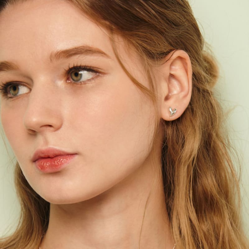 Murmur [925silver]Heart Craft Stud Earring
