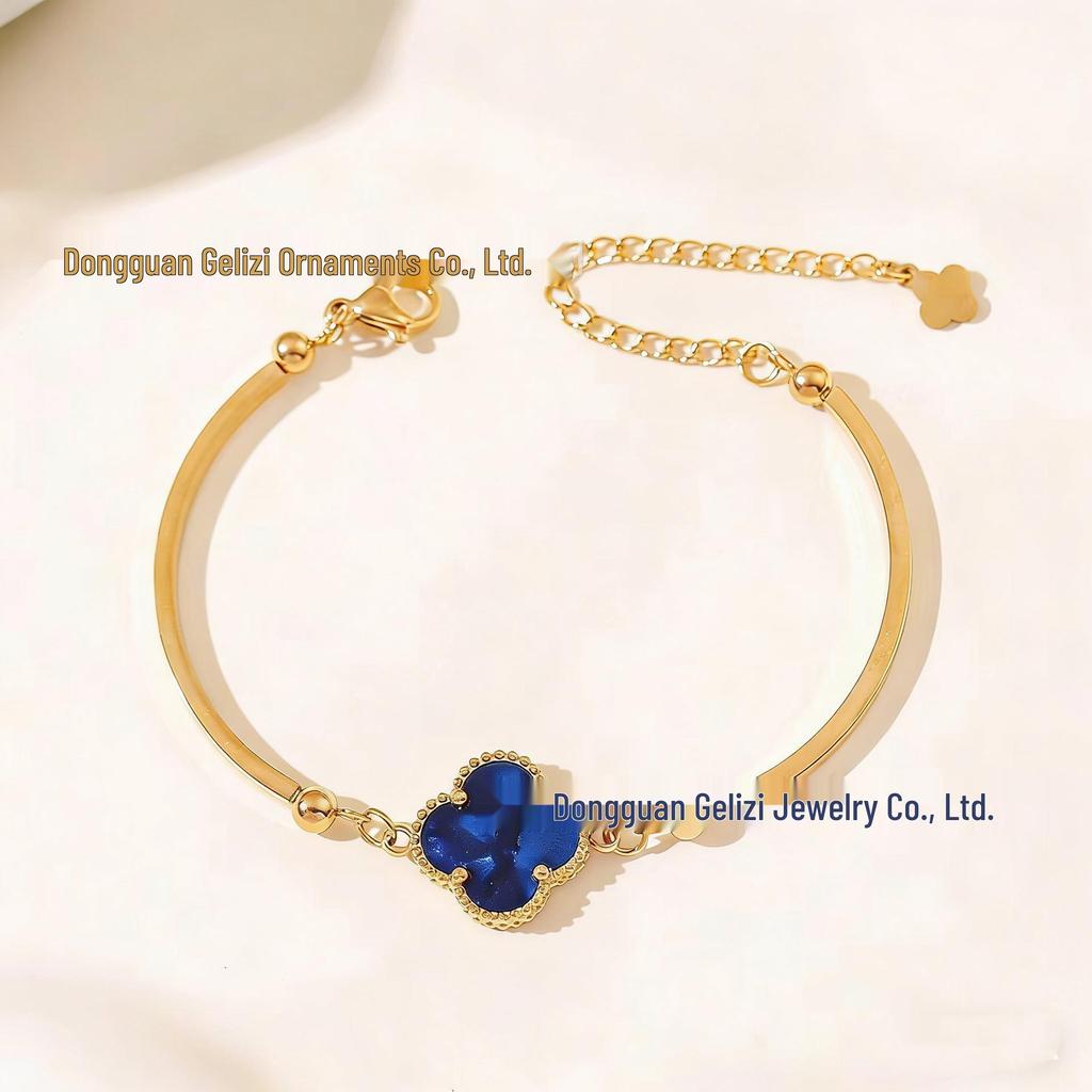 Gold Four-Leaf Clover Bracelet: Elegant, Colorfast & Stylish