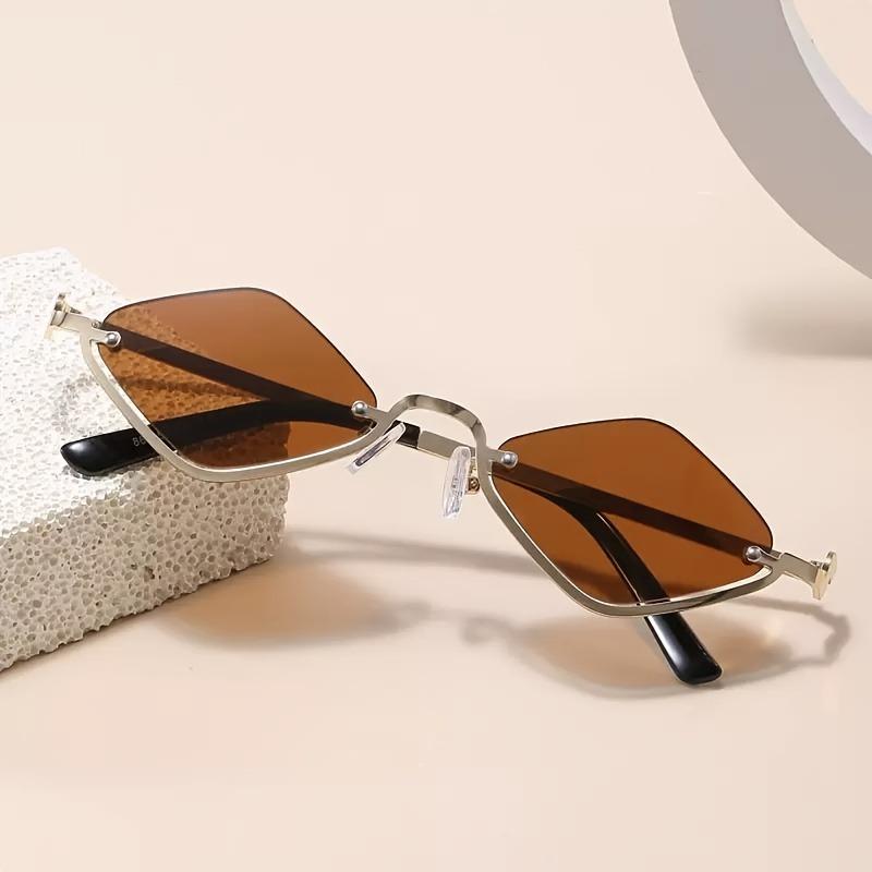 

1pcs Retro Diamond-Shaped Women s Sunglasses Small Hip Hop Vintage Shades Narrow Metal Half Frame Sun Glasses for Women & Men