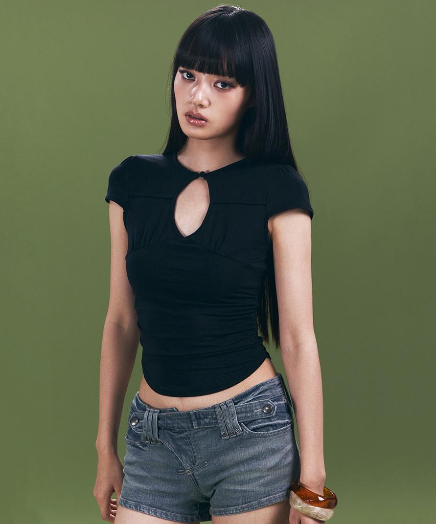 Peullijeunopallou Bomi Shirring Short Sleeve Top (Black)