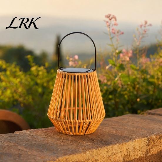 Rattan Woven Solar Lamp Lantern, Outdoor Faux Light, Rustic Waterproof Decorative Light Powered Hanging Lantern for Garden Balcony Patio Porch