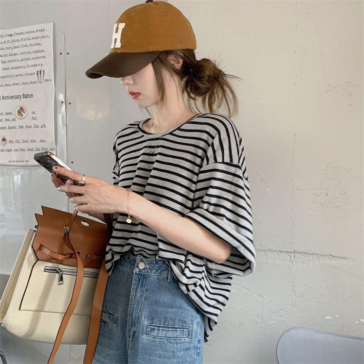 Striped Short Sleeved T-shirt for Women Summer Hong Kong Style Retro Design Loose and Slimming Top