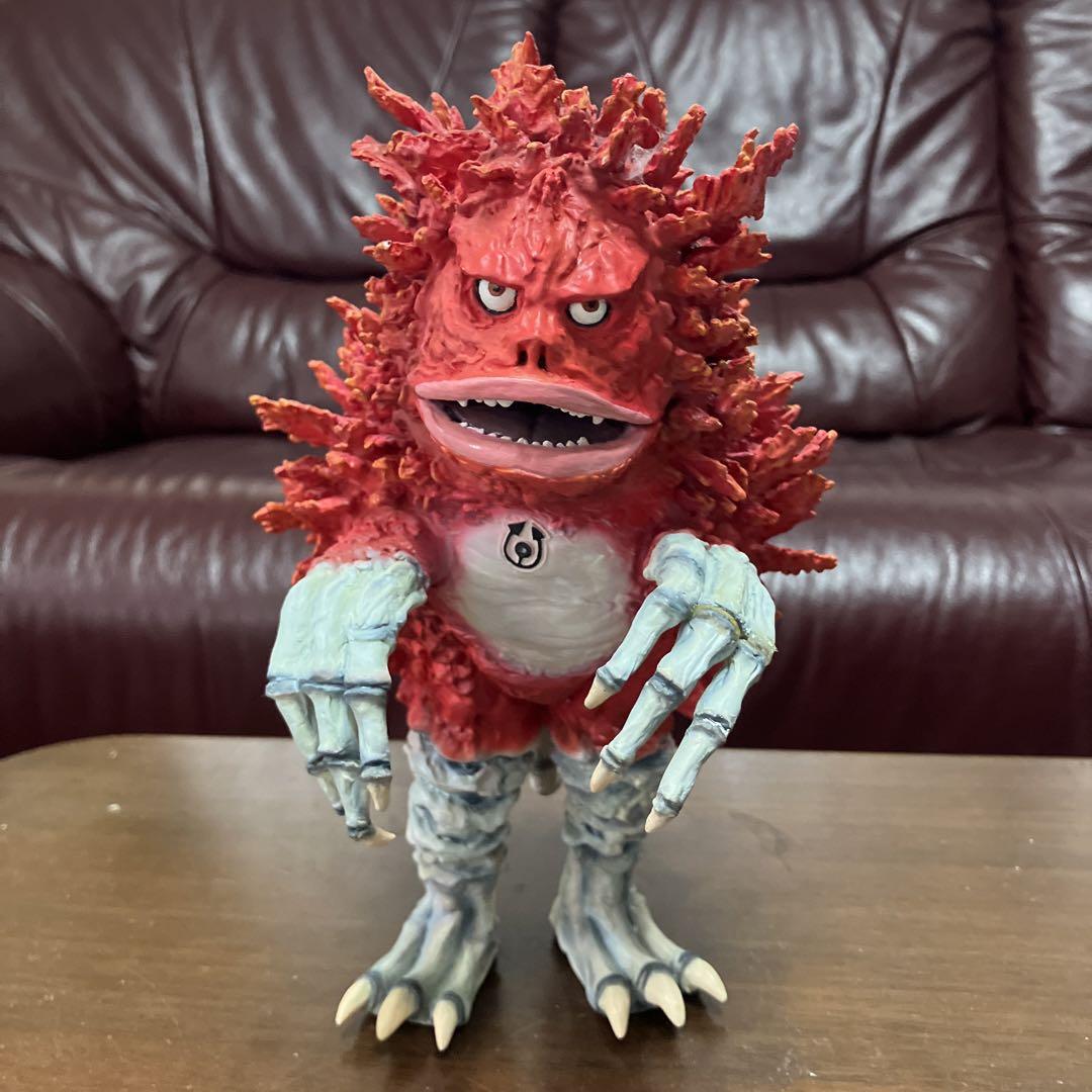 

[Б/У] Фигурка Красного Монстра из Серии Ультрамен