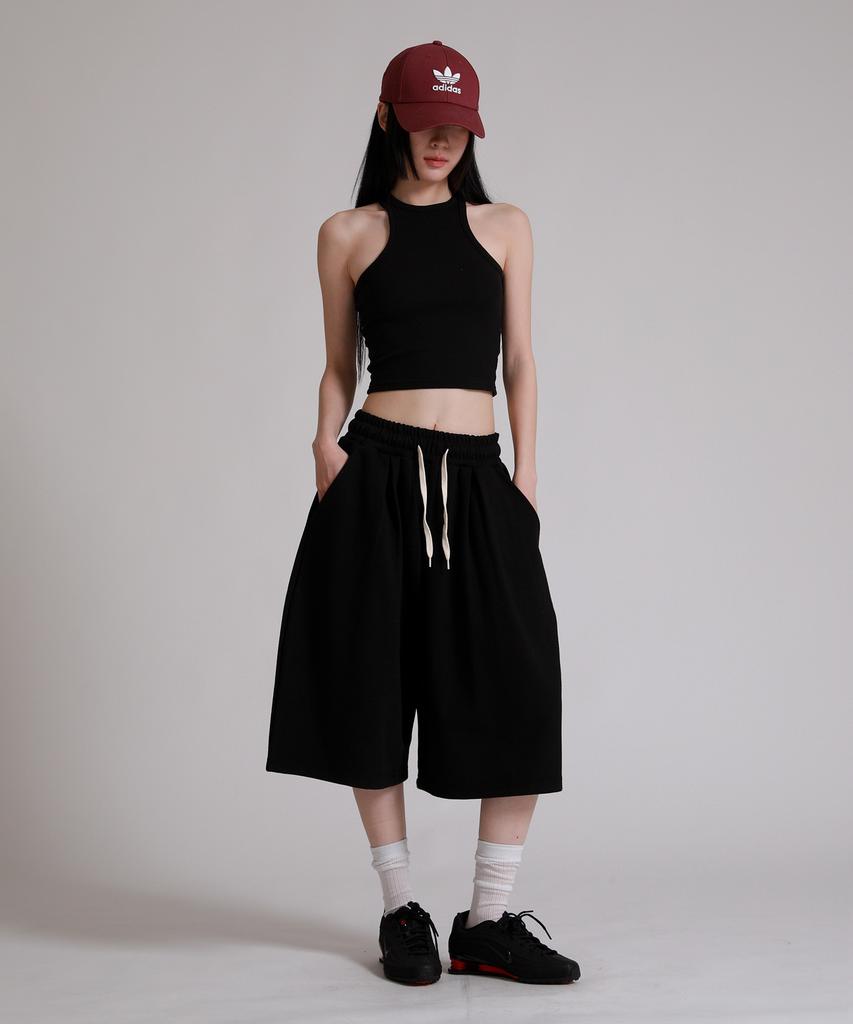 LIKE THE MOST Single-Pleat Double-Side Bermuda Pants_Black