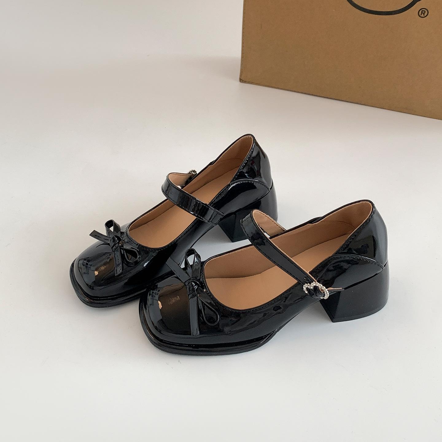 

Queen Fan White French Coarse Heel High Heels Women s Summer 2025 New Versatile Square Head Soft Sole Mary Jane Single Shoes 35 чёрный