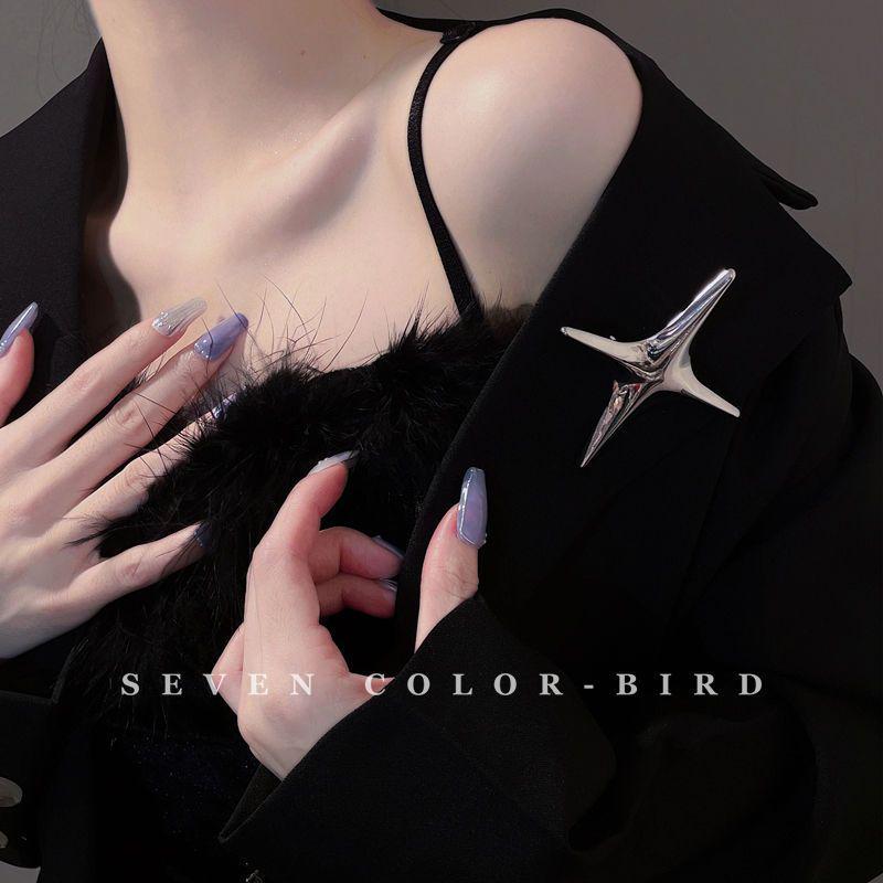 Minimalistische Geometrische Sternenexplosion Metallbrosche: Trendiges Damenmode-Accessoire