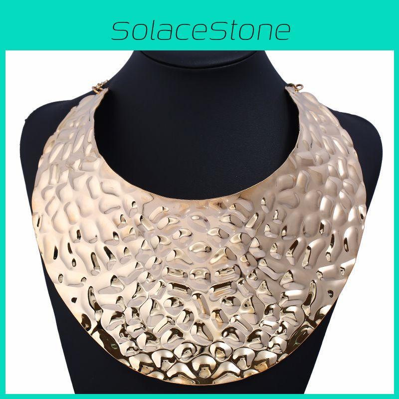 Fashionable Colorful Embossed Metal Disc Design Women Necklace For Punk Fashion And Vintage Style
