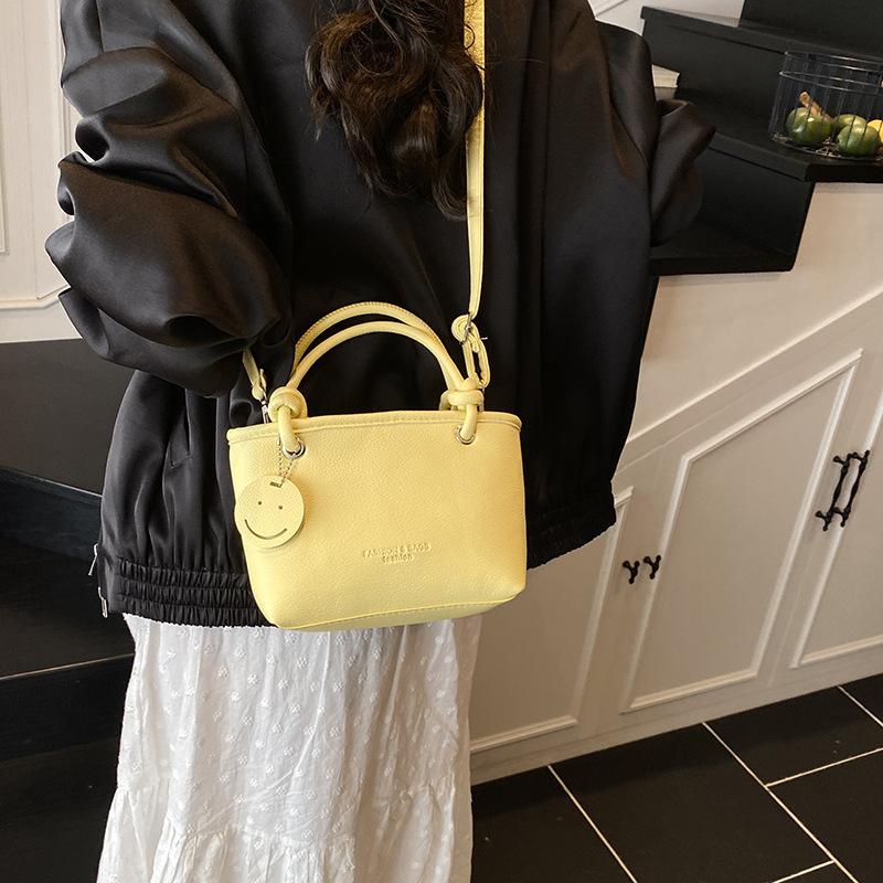 Summer Popular Lychee Pattern Small Bag Women 2025 New Trendy Fashion Portable Bucket Bag Simple Commuter Messenger Bag