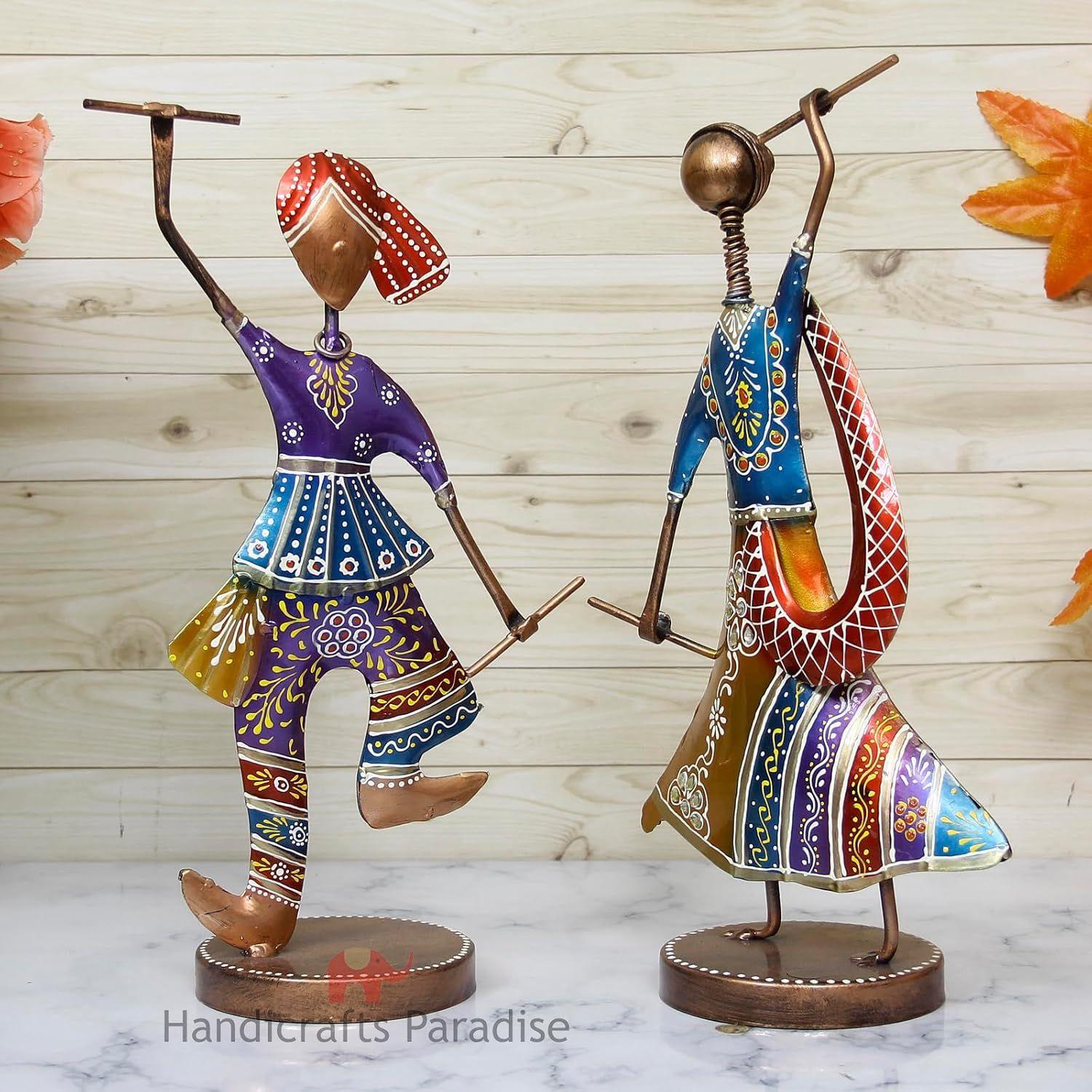 

Кованая железная статуэтка для домашнего декора, играющая в Дандию, многоцветная