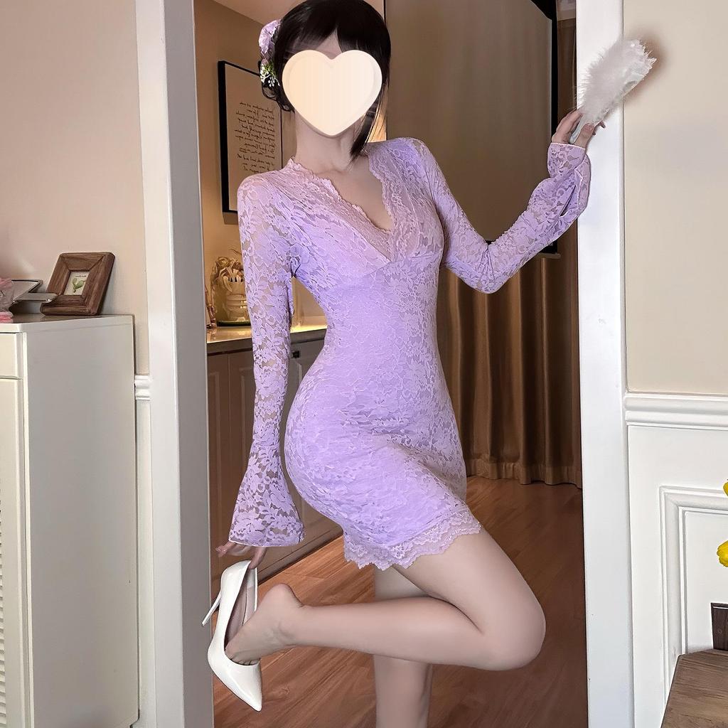 Jin Xiao Sexy French Lace Bell Sleeve Purple Dress with Slimming Waist and Hip-Hugging Design.