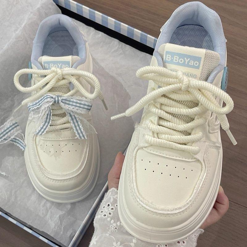 Małe Białe Buty Damskie Nowe Gruba Podeszwa Zwiększające Wzrost Sportowe Buty Chlebki Lekkie i Wszechstronne Codzienne Buty