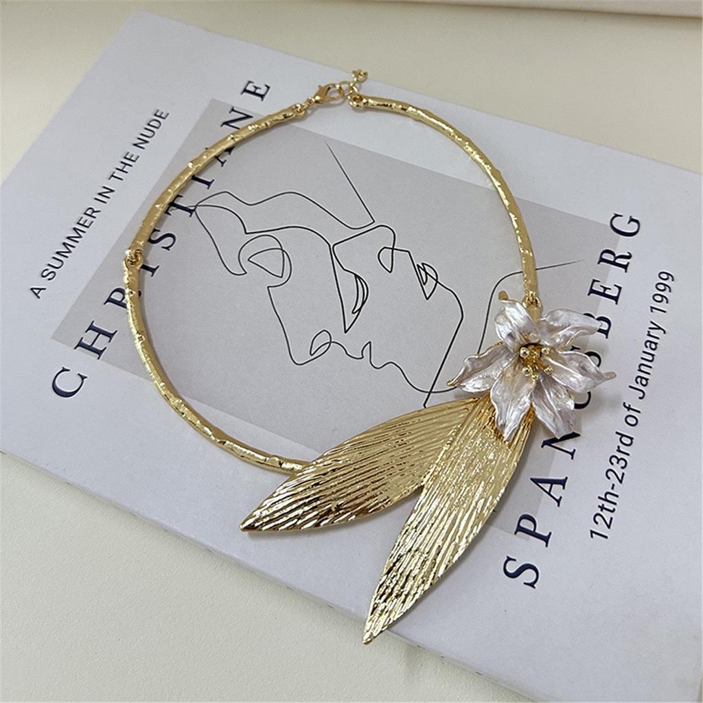 Tooxika Heavy Duty Exaggerated Design Metal Blade Oil Drop Warbler Tail Flower Collar Fashion Temperament Collarbone Chain Necklace