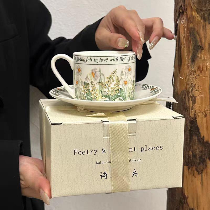 Coffee cup and saucer gift box set ceramic French vintage bellflower home water cup couple gift high-end souvenir