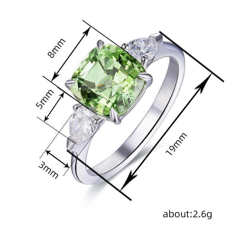 Cao Shi Luxurious Green Square Inlaid Ring: Elegant, Skin-Brightening Engagement Jewelry