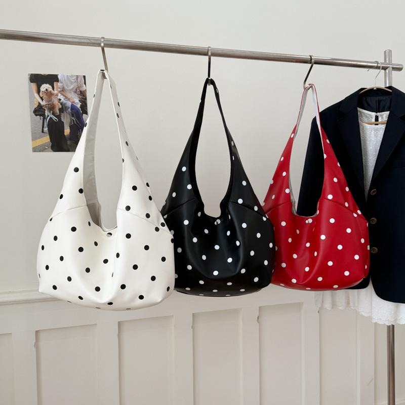 Japanese Polka Dot Large Capacity Tote Bag for Women 2026 New Versatile Commuter Underarm Bags Casual Red One Shoulder Handbag