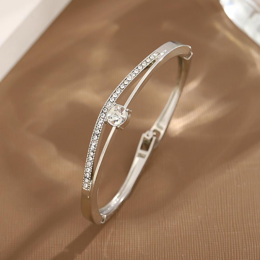 Spring and Autumn New Versatile Bracelet High-end Micro-encrusted Zircon Temperament Bracelet