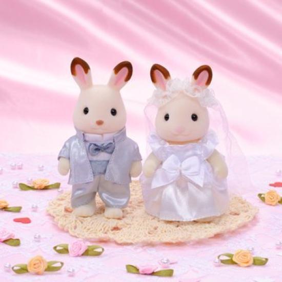 EPOCH Sylvanian Families Chocolate Rabbit s Lovely Wedding Pair Set