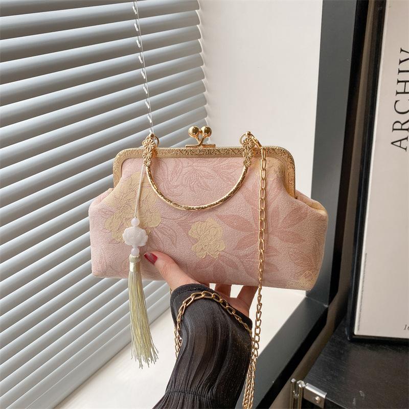 

Retro handbag temperament beautiful dinner bag spring and summer new shoulder messenger bag розовый