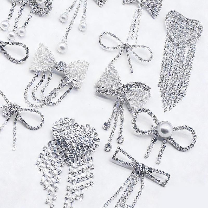 Crystal Bowknot Brooch Charming Women Lapel Pin Gorgeous Rhinestone Sweater Suit Accessory for Special Gatherings