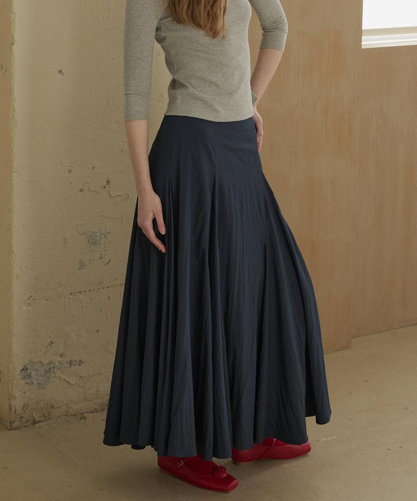 Green Butter Flare Section Long Skirt (Navy)
