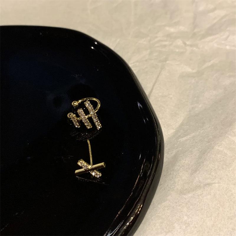 Asymmetrical Ear Bones Trendy Earrings for Women with Niche Cold Style High-end Earrings Trendy