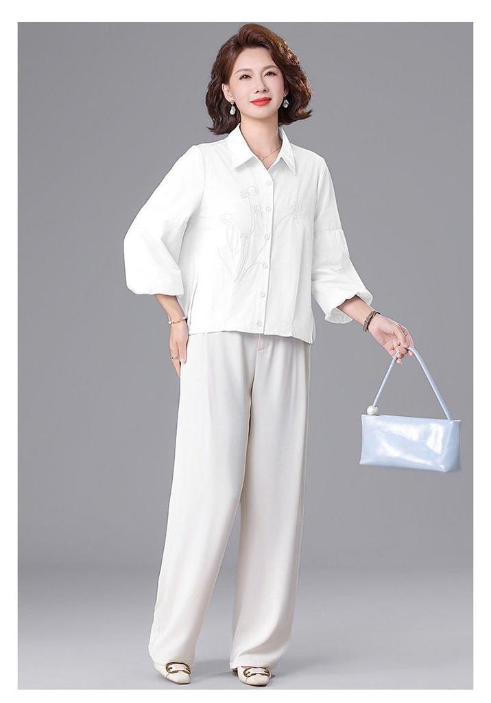 Spring Chinese-Style Casual Top for Middle-Aged Women: Comfortable, Loose, Fashionable, Versatile Shirt
