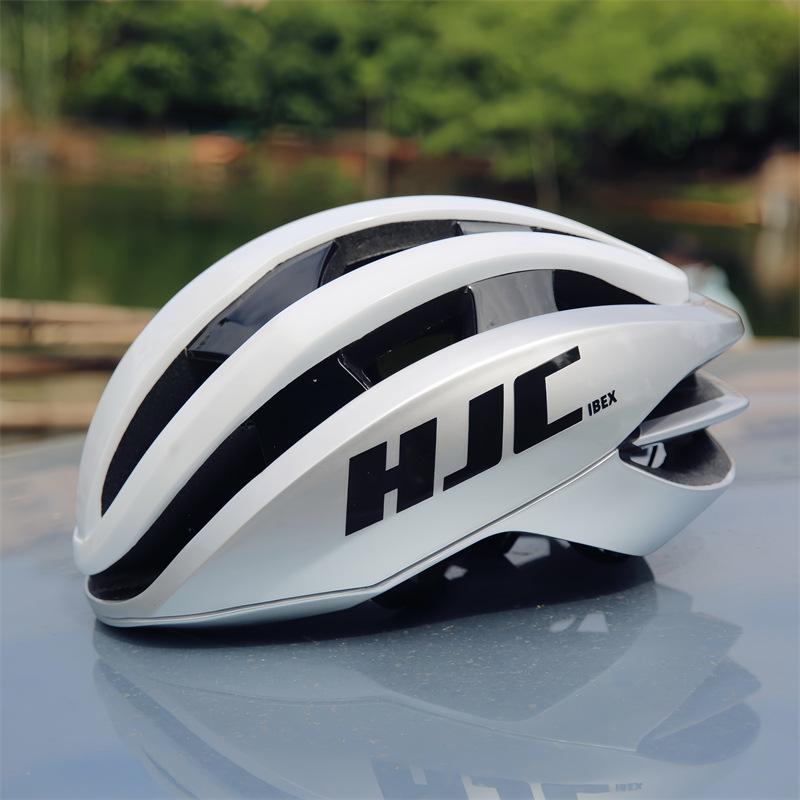

Tour de France bicycle safety helmet road mountain bike universal male and female breathable roller skating new L