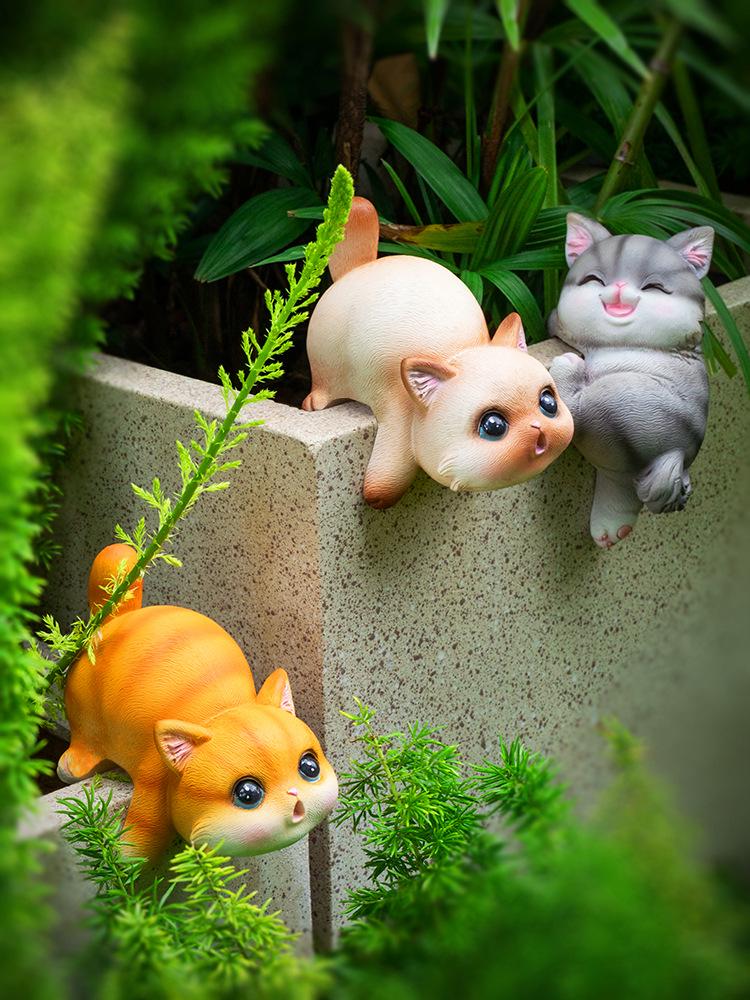 Whimsical Cat Fish Tank Hanging Flower Pot Ornament for Garden Decor