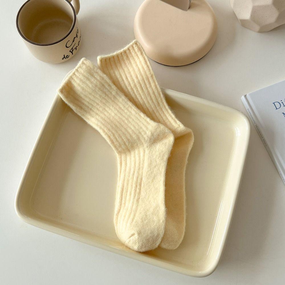 Chaussettes d'hiver en laine couleur unie chaussettes de sommeil chaussettes en coton épaissi femmes