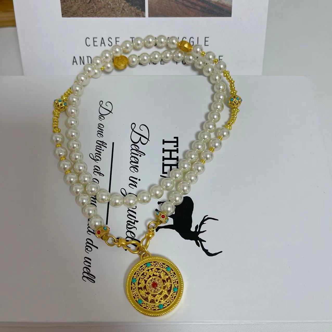 Gold Pearl Beaded Chain Necklace with Enamel Coin Pendant Vintage Chinese Style Jewelry for Women золотой