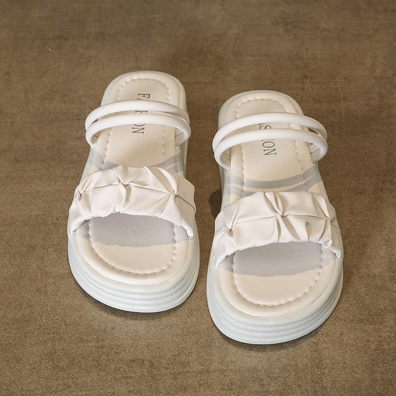 Fairy wind two wearing slippers female 2025 summer new thick-bottomed French evening wind outside wearing sandals Roman one-word slippers