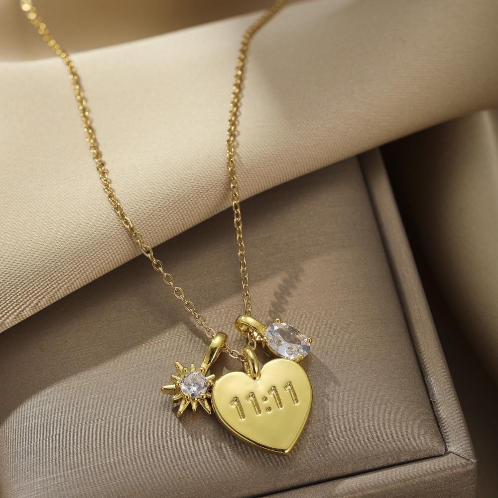 Stylish Two-sided Heart Necklace Pendant In Premium Stainless Steel Perfect For Fashionable Women And Moms
