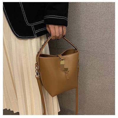 Hand Carry High-end Bag Women's New 2025 Spring and Summer Fashion Versatile Bucket Bag Niche Simple Casual Shoulder Bag
