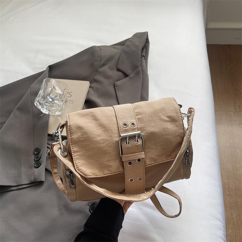 

Stylish simple retro niche armpit bag 2025 autumn new trend baguette crossbody small bag commuter shoulder хаки