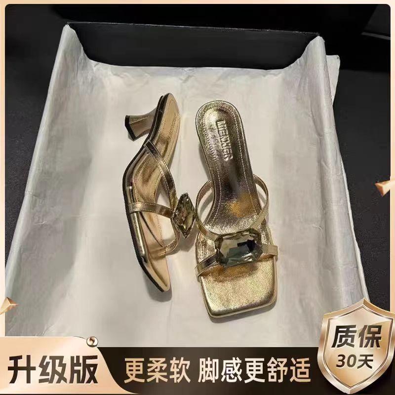 

Fashion outer wear square head rhinestone thick heel slippers women s 2025 summer new cross belt versatile open toe cool slippers women 41 шампанского