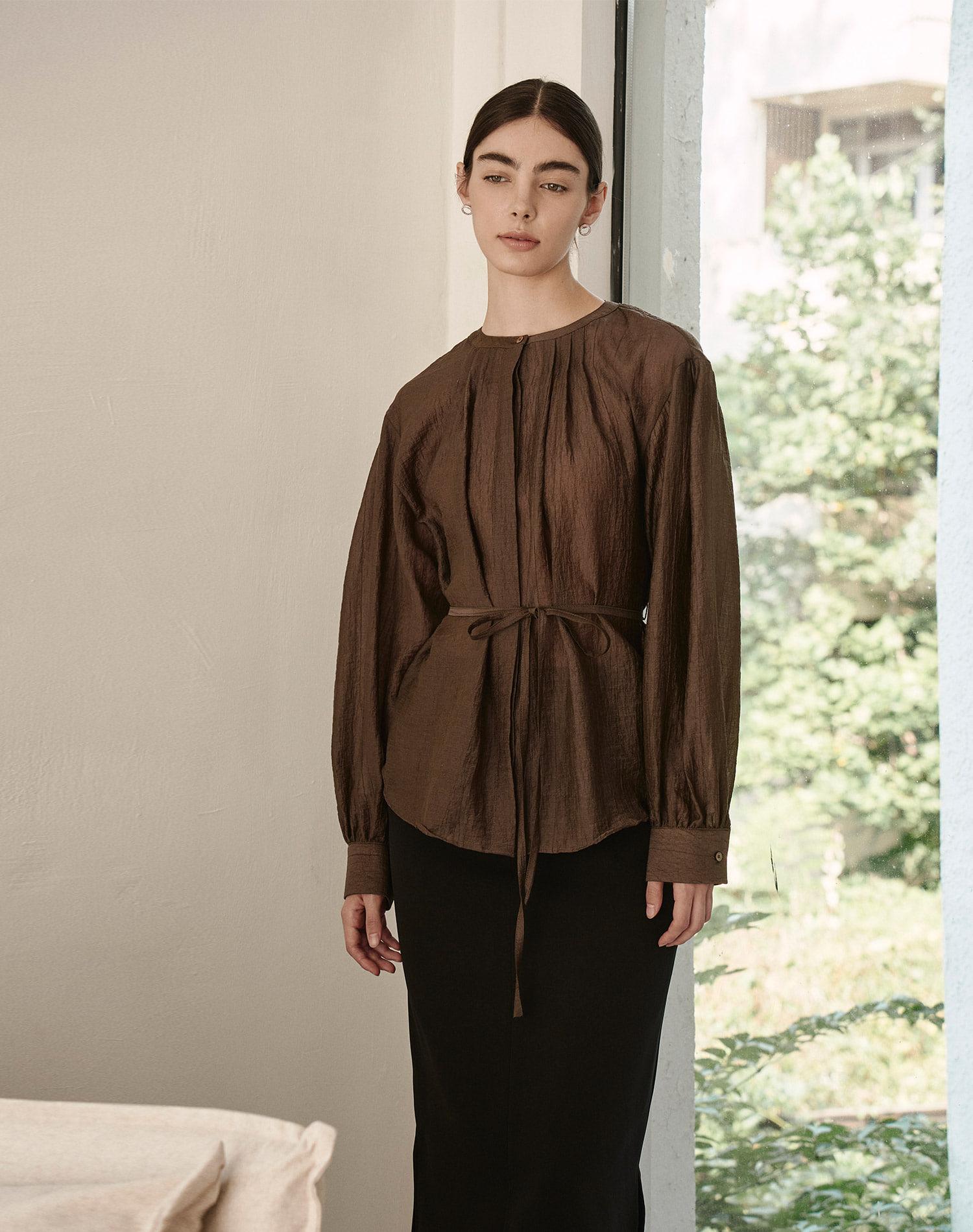 G Mar Round Neck Strap Blouse Brown Free