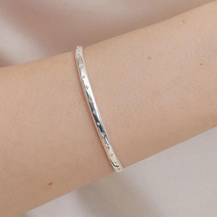 [Heeji's Pick][Worn by Kiki Isola and fromis_9's Lee Chaeyoung] Airi Star Cubic Bangle Bracelet
