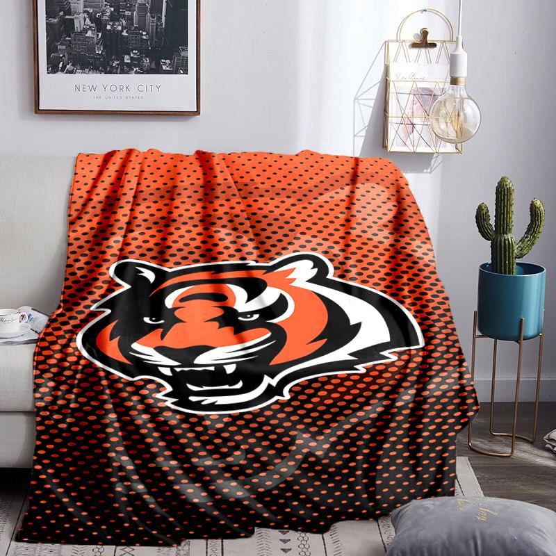 Couverture de lit en flanelle légère Cincinnati Bengals Casque Parfaite pour le Voyage, le Camping, les Salons, les Bureaux, les Canapés, Cadeau de Noël pour Fan