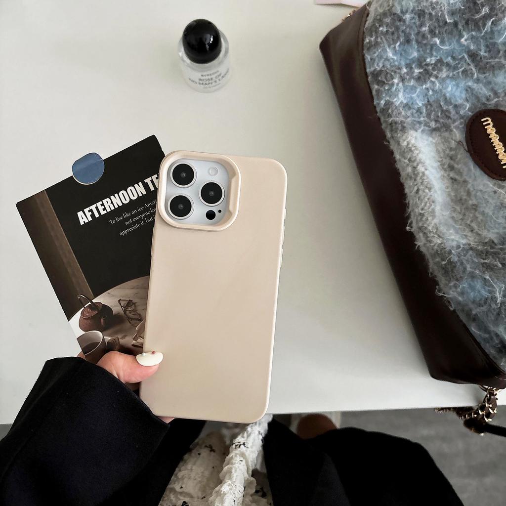 iPhone 15 Pro Max Silicone Case with Large Holes, Frosted Design, Ultra-Thin, Solid Color - Suitable for Men and Women.