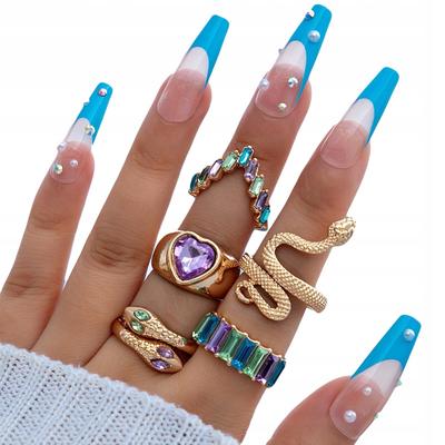 Juego de 5 Anillos Dorados Retro Punk Vintage Serpiente Corazón Pastel