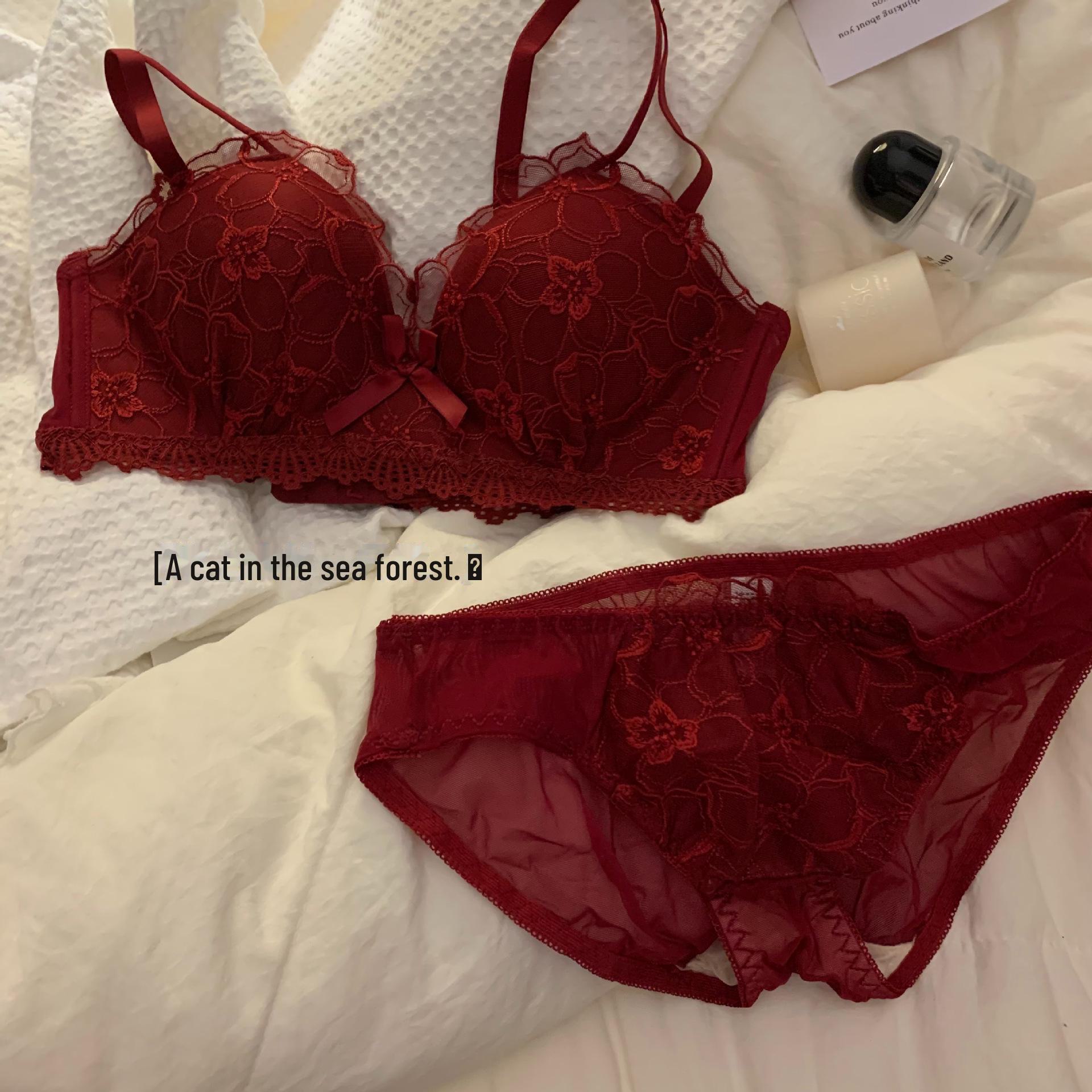 

Женский красный комплект бесшовного нижнего белья на удачу в год Кролика - с эффектом пуш-ап 38/85AB