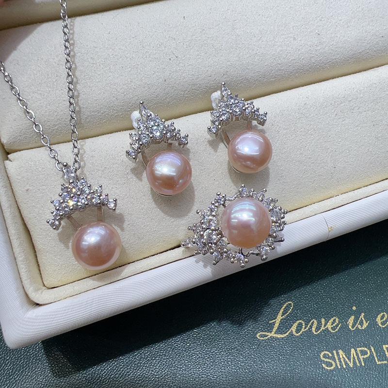 Luxurious Freshwater Pearl Ice & Snow Set: Textured, Niche, Versatile Fashion.