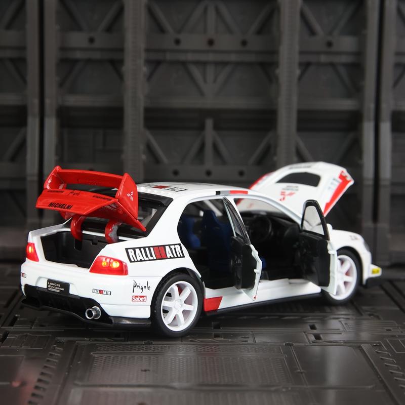 1:32 Mitsubishi 9th generation EVO alloy car model, doors and engine hood, trunk can be opened rich details, fine workmanship